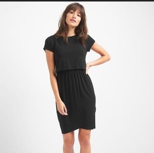 GAP maternity/nursing friendly dress